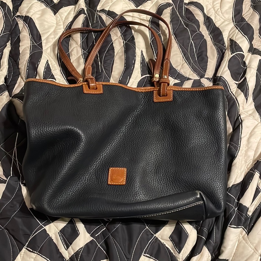 Vintage navy pebble leather dooney & bourke shoulder tote